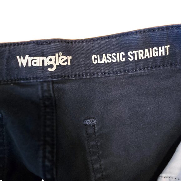 Wrangler Boys Shorts ~ Size 14 ~ Gamer ~ Tech Pockets ~ Gray and Navy - Picture 7 of 13